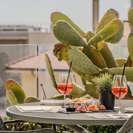 Hotiday Collection - Hotel