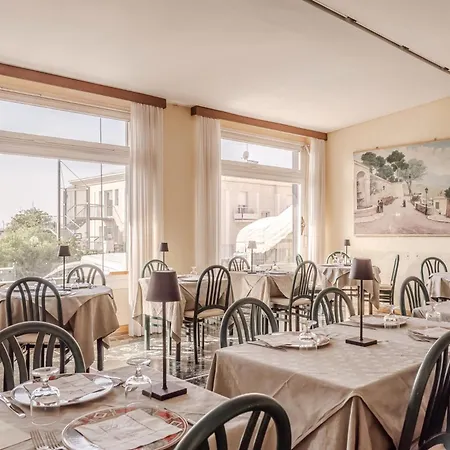 Hotiday Collection - Hotel 3*