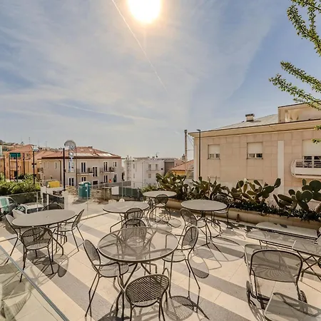 Hotiday Collection - 3*