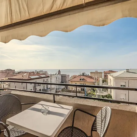 Hotiday Collection - Hotel 3*