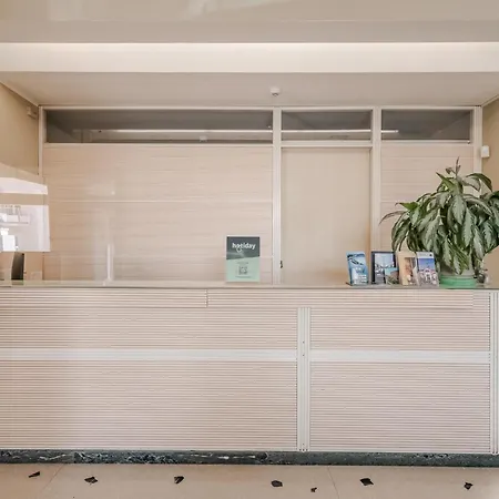 Hotel Hotiday Collection -